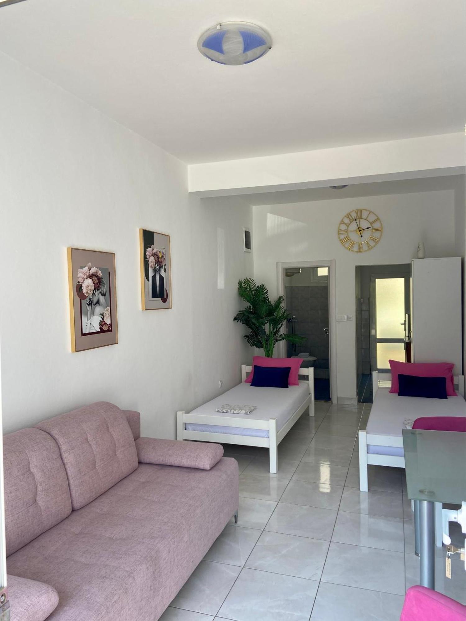 Banicevic Apartmani Thenovici Exterior foto