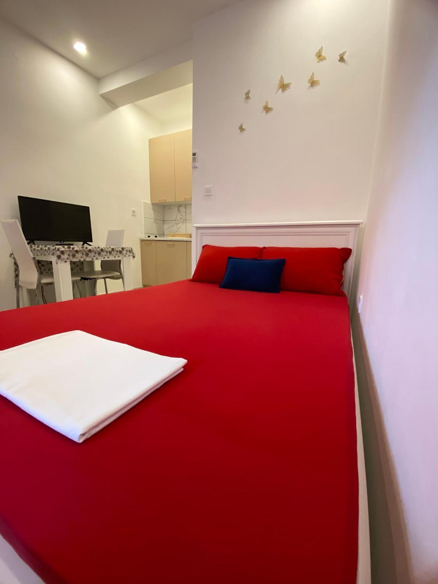 Banicevic Apartmani Thenovici Exterior foto