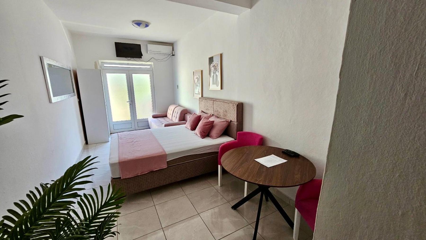 Banicevic Apartmani Thenovici Exterior foto